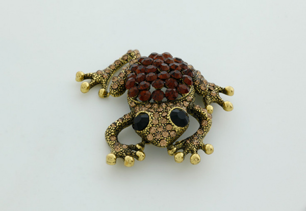Брошь "Лягушка"